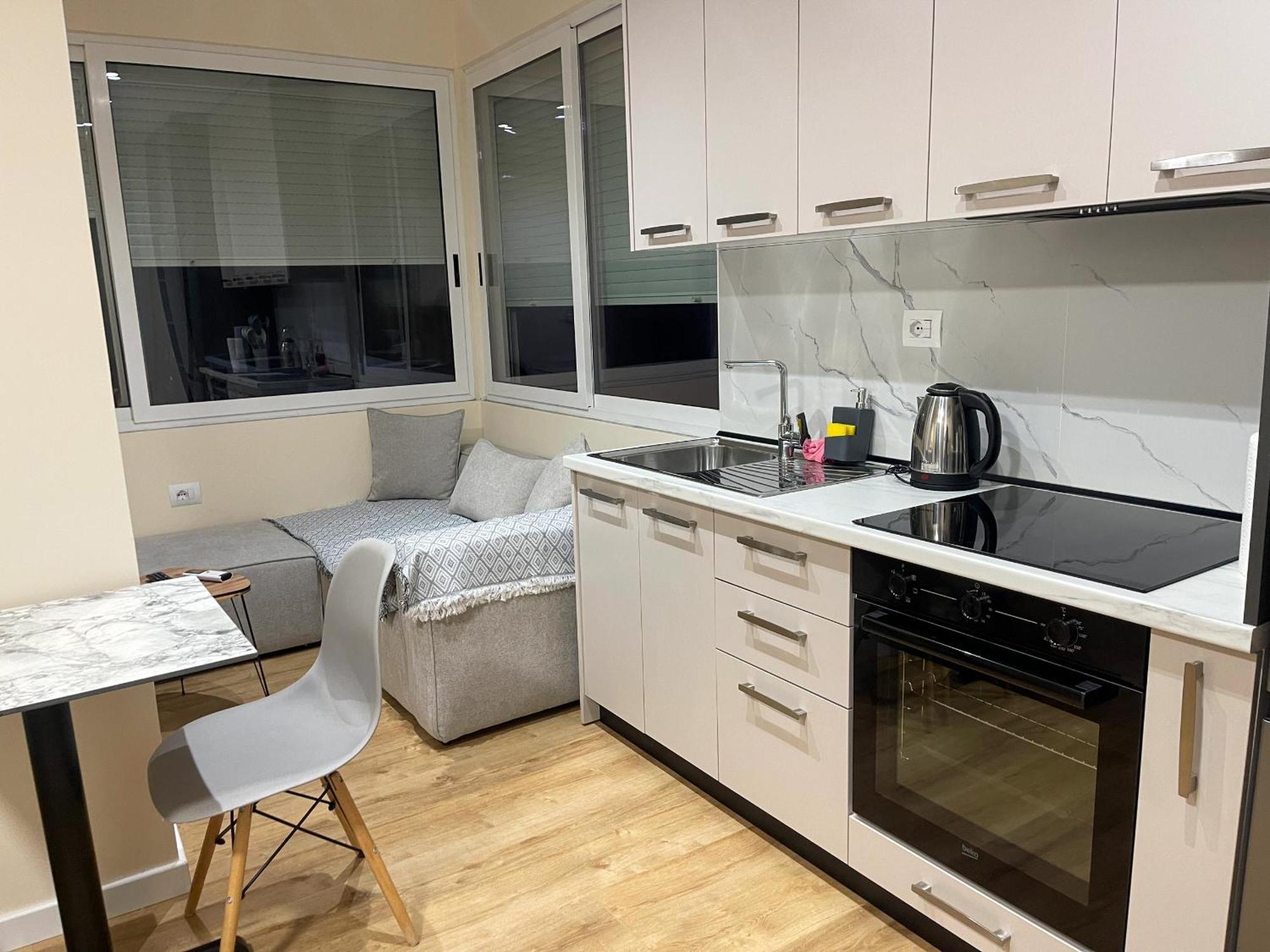 Wanderlust Bazaar Apartment ติรานา ภายนอก รูปภาพ