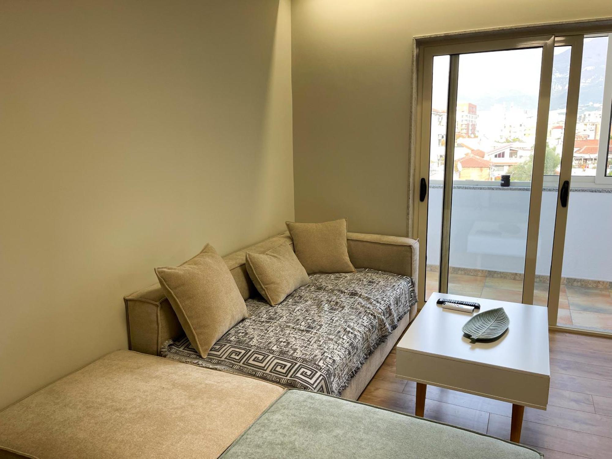 Wanderlust Bazaar Apartment ติรานา ภายนอก รูปภาพ